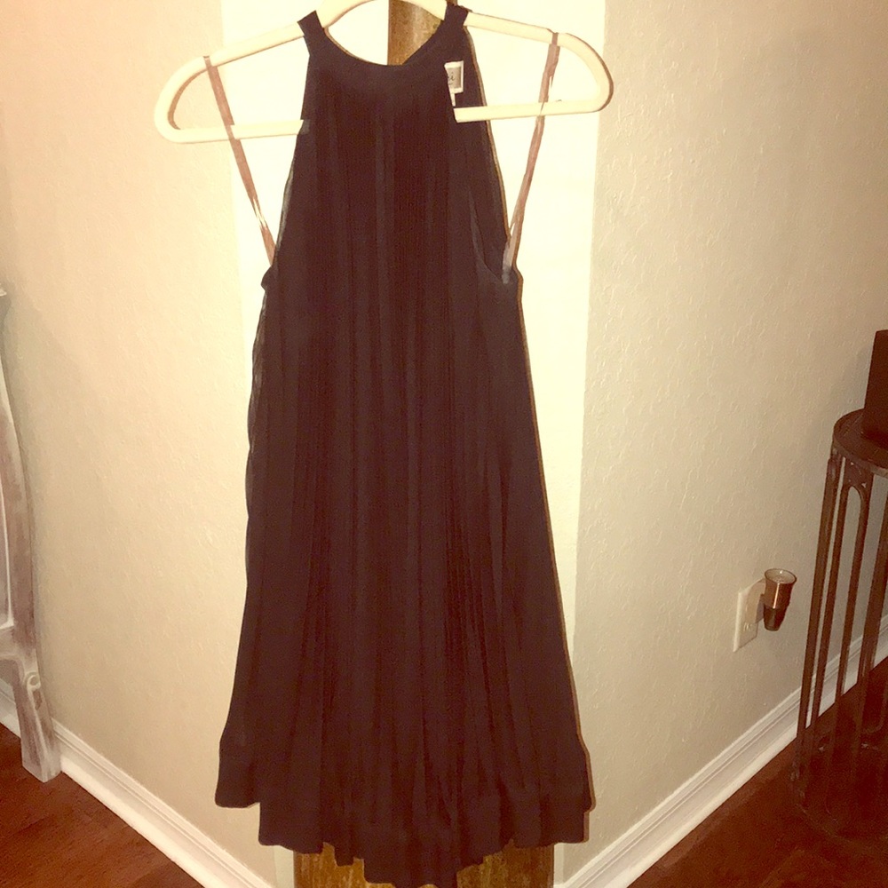 Sexy black pleated trapeze dress size 6